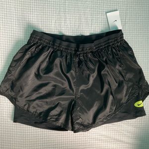 Nike Icon Clash Tempo Luxe Shorts